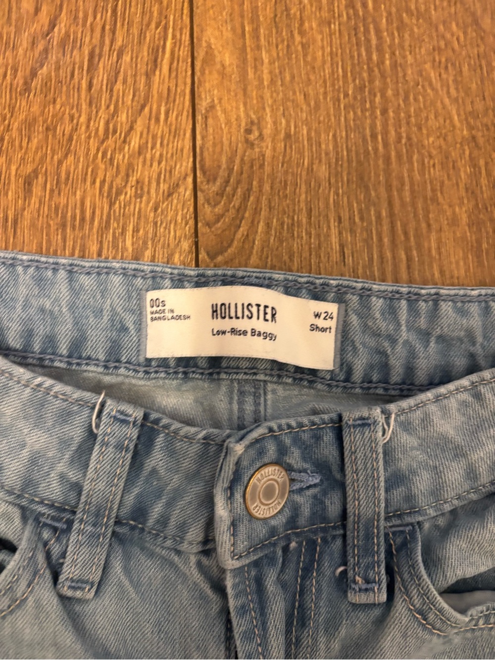Hollister Low Rise Baggy jeans, Size 24 Short - Picture 3 of 3